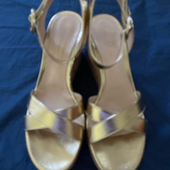 Gianvito Rossi Gold Wedges - Picture 1 of 11